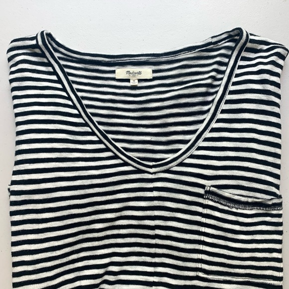 Madewell Melody Pocket Tee in Stripe w/ front pocket. Size Medium - Picture 2 of 6